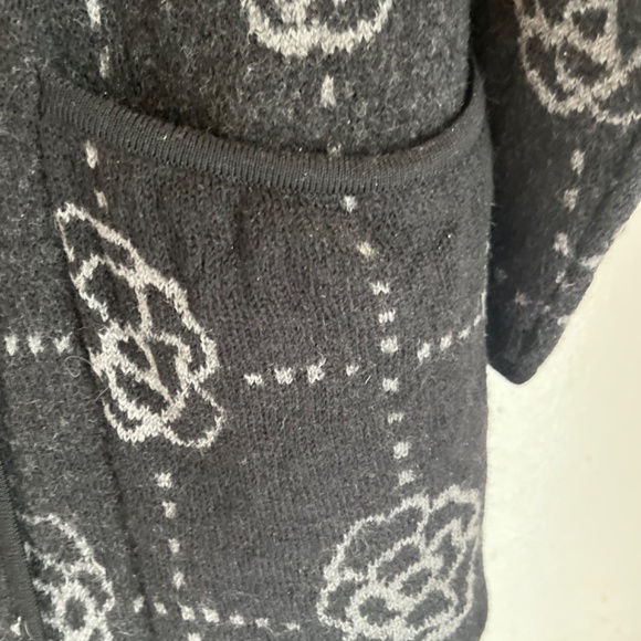 GUDRUN SJODEN GRAY/ BACK WOOL KL HOODIE FLORAL COAT - Picture 3 of 16